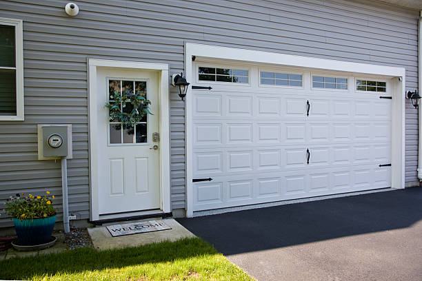 24/7 Emergency Garage Door Panel Replacement experts in Westport, NC